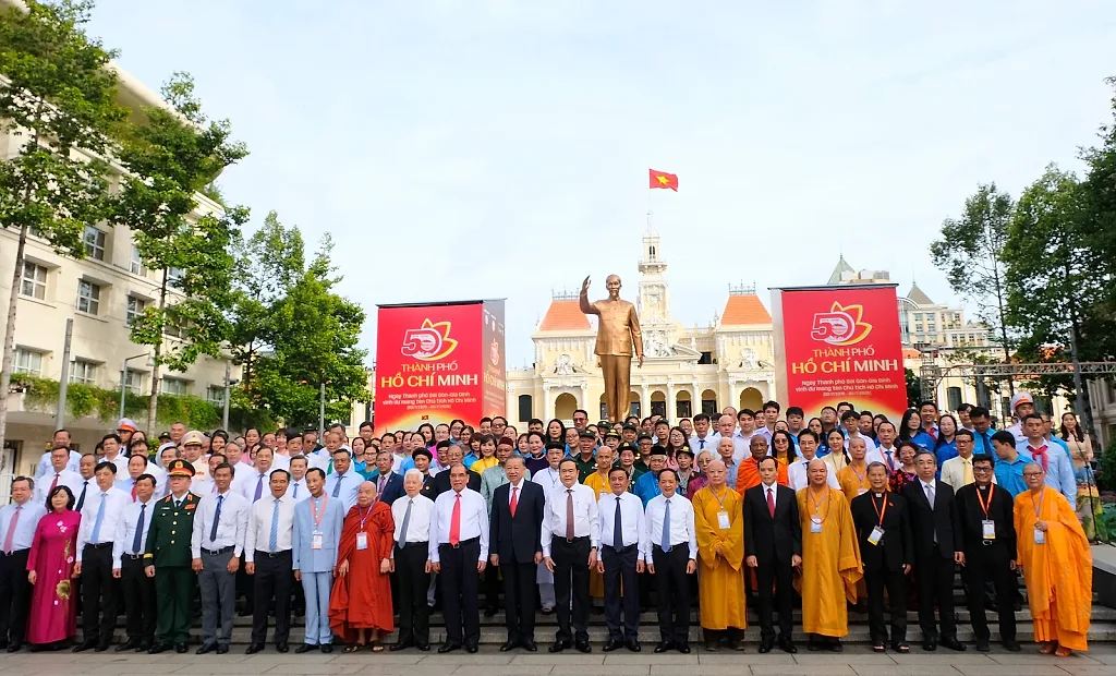 Lãnh đạo Đảng, Nhà nước dâng hoa tưởng nhớ Chủ tịch Hồ Chí Minh
