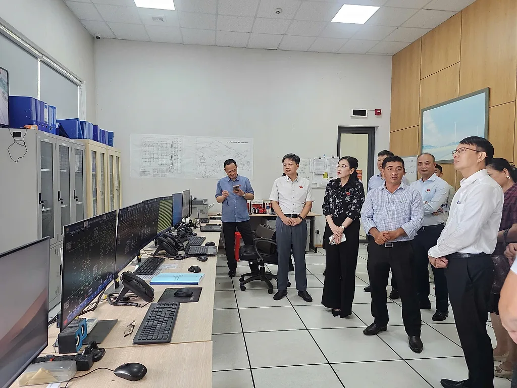 Đoàn công tác của Quốc hội khảo sát dự án điện mặt trời 450MW