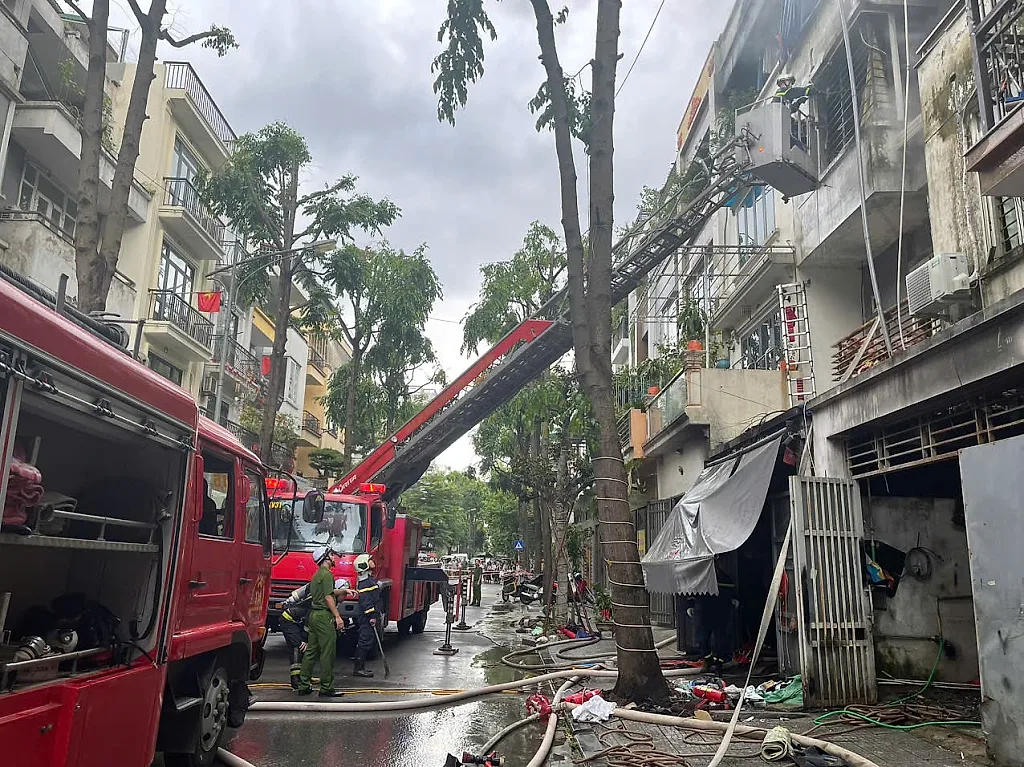 Hà Nội: Hai người tử vong trong vụ cháy nhà liền kề ở khu đô thị Văn Phú