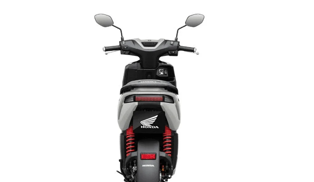 Mẫu xe máy điện Honda "gây sốt" tháng 7 với giá chỉ từ 15 triệu, pin tháo thời, không cần bằng lái