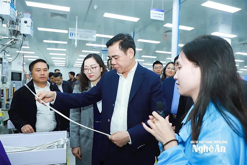 Nghệ An: Công nghiệp và thương mại bứt phá
