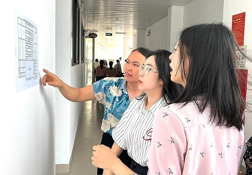 Chính phủ quy định các trường hợp xét tuyển, ưu tiên vào viên chức