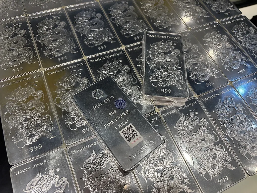 Giá bạc hôm nay 7/7/2026: Bạc nối đà sụt giảm
