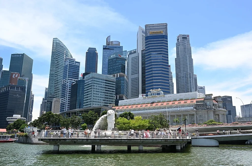 Singapore tăng giá điện, khí đốt do chi phí năng lượng leo thang