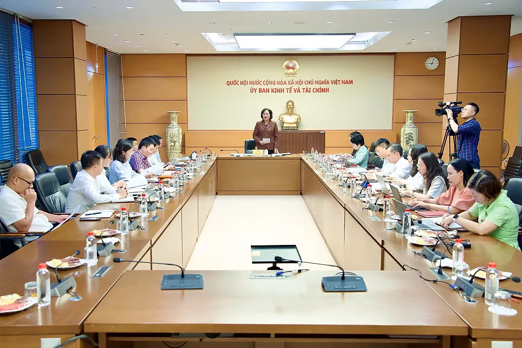Phó Chủ tịch Quốc hội Nguyễn Thị Hồng: Luật ban hành phải tháo gỡ được ách tắc