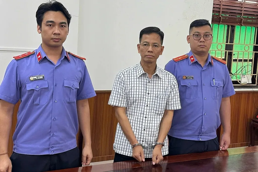 Mở rộng vụ kiểm sát viên làm sai lệch hồ sơ, bắt thêm cựu thẩm phán