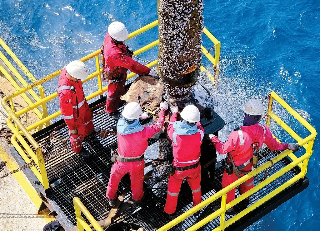 Không gian biển cho công nghiệp năng lượng: Bài toán mới của quản trị quốc gia