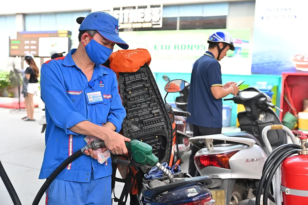 Giá xăng tiếp tục giảm, dầu diesel tăng từ 15h ngày 9/7