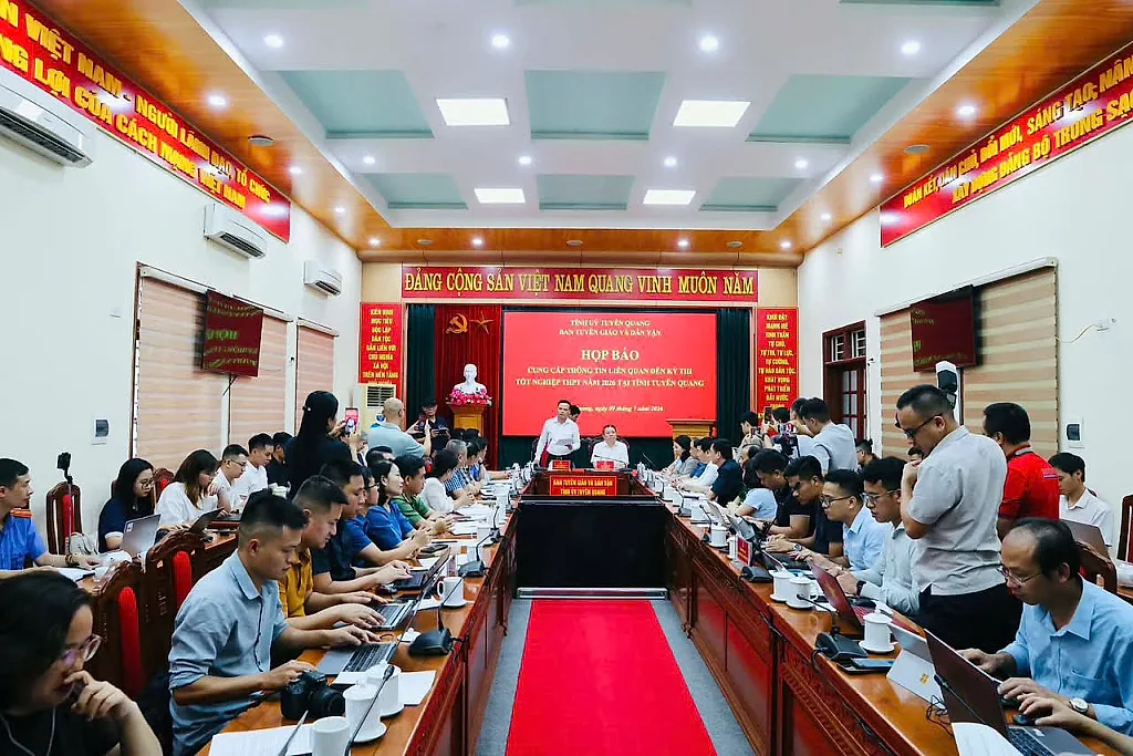 Khởi tố 4 bị can trong vụ 146 điểm 10 môn Toán ở Tuyên Quang