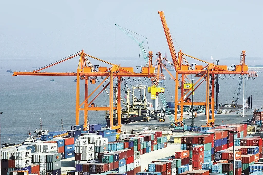 Phân tích đóng góp thực tế từ xuất khẩu của khu vực FDI và nội địa vào GDP Việt Nam trong bối cảnh thương mại toàn cầu