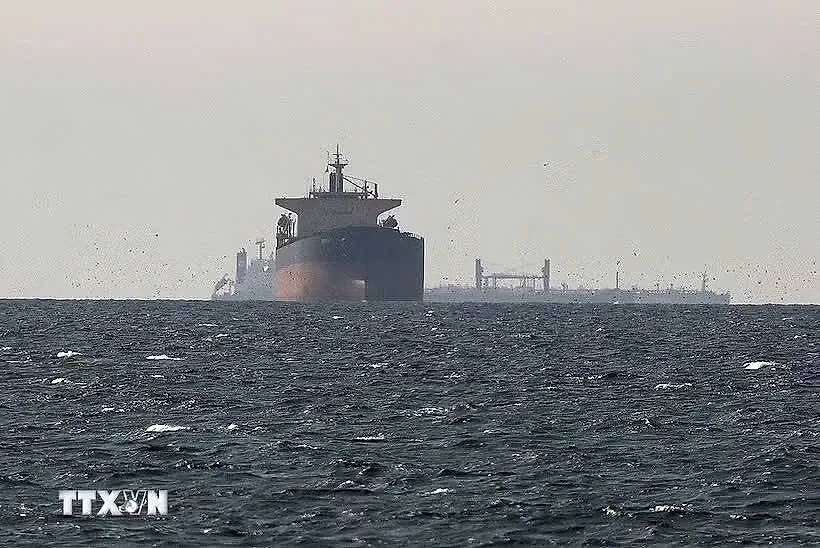Chiến sự Trung Đông ngày 12/7: Iran bắn cảnh cáo tàu thương mại ở Hormuz