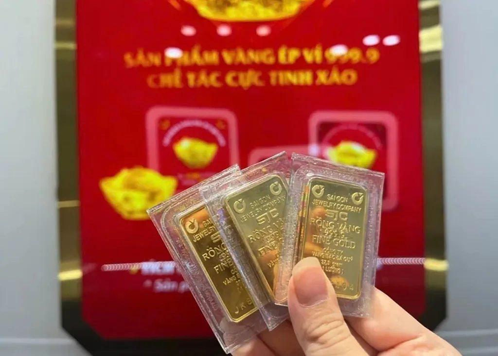 Giá vàng hôm nay 23/7: Vàng miếng 'bốc hơi' tới 1,4 triệu đồng