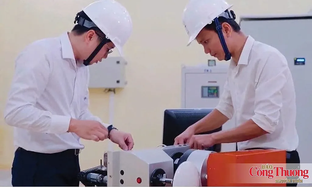 Kỹ sư trẻ với dấu ấn sáng tạo trên hệ thống lưới điện thông minh