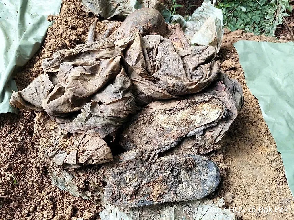 Tìm thấy thêm 5 hài cốt liệt sĩ cùng nhiều di vật tại Quảng Ngãi