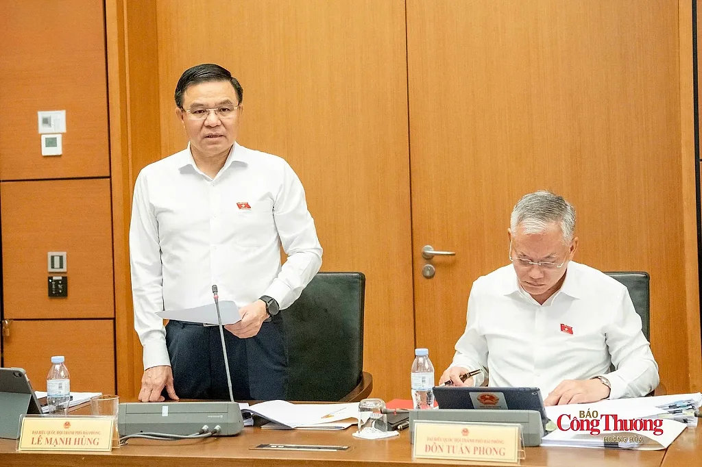 Bộ trưởng Lê Mạnh Hùng làm rõ nhiều nội dung tại phiên thảo luận Tổ về dự án Luật Dầu khí sửa đổi