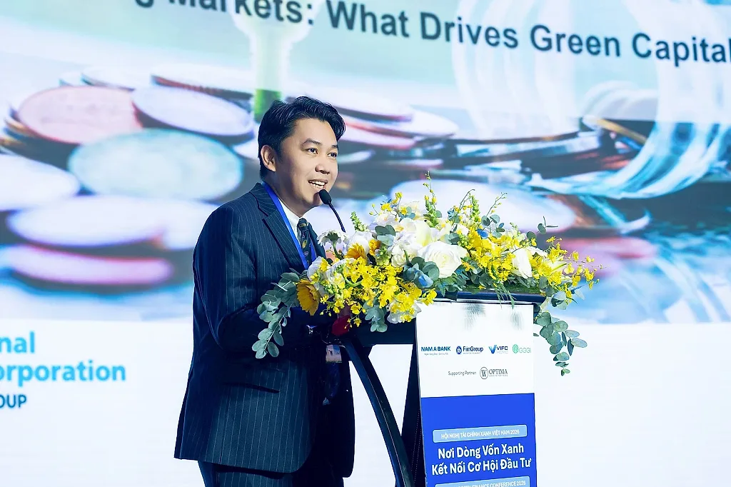 ong-paul-xavier-can-bo-chuong-trinh-to-chuc-tai-chinh-quoc-te-ifc-world-bank-.jpg