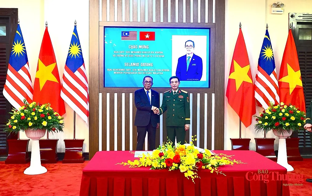 Chùm ảnh: Đại tướng Phan Văn Giang tiếp và hội đàm Bộ trưởng Quốc phòng Malaysia