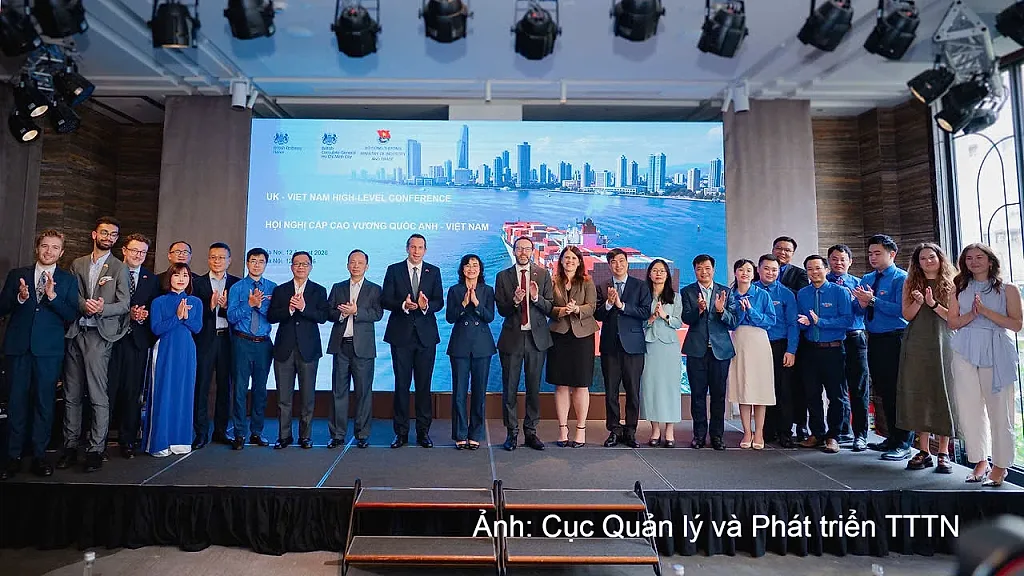 Việt Nam - Anh thúc đẩy hợp tác công nghệ, tài chính và logistics