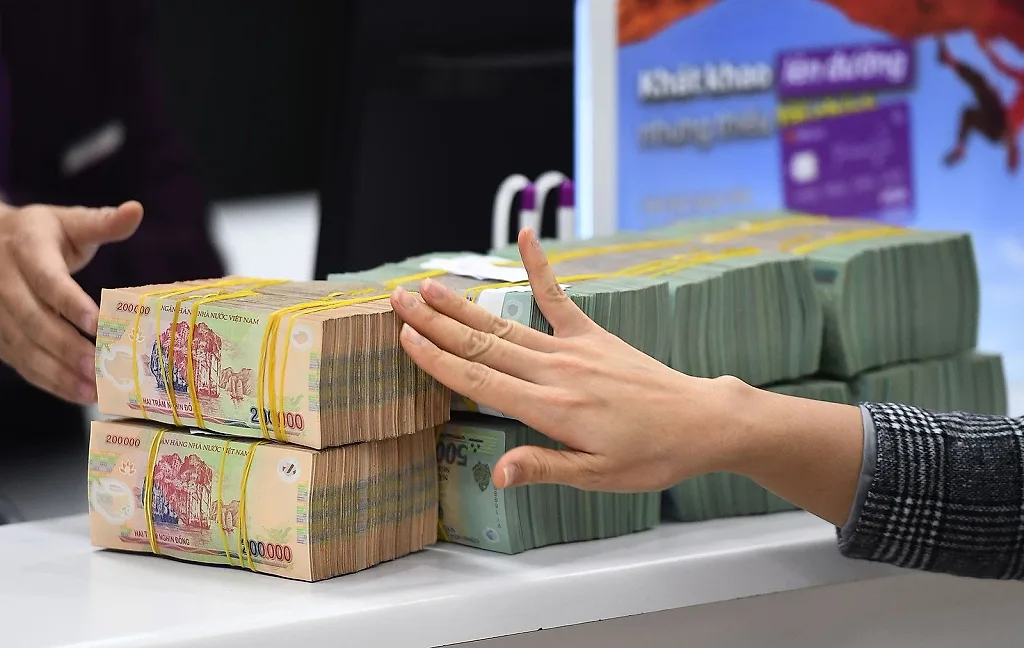 Ngân hàng đồng loạt giảm lãi suất: Tiếp sức doanh nghiệp, đồng hành cùng mục tiêu tăng trưởng hai con số