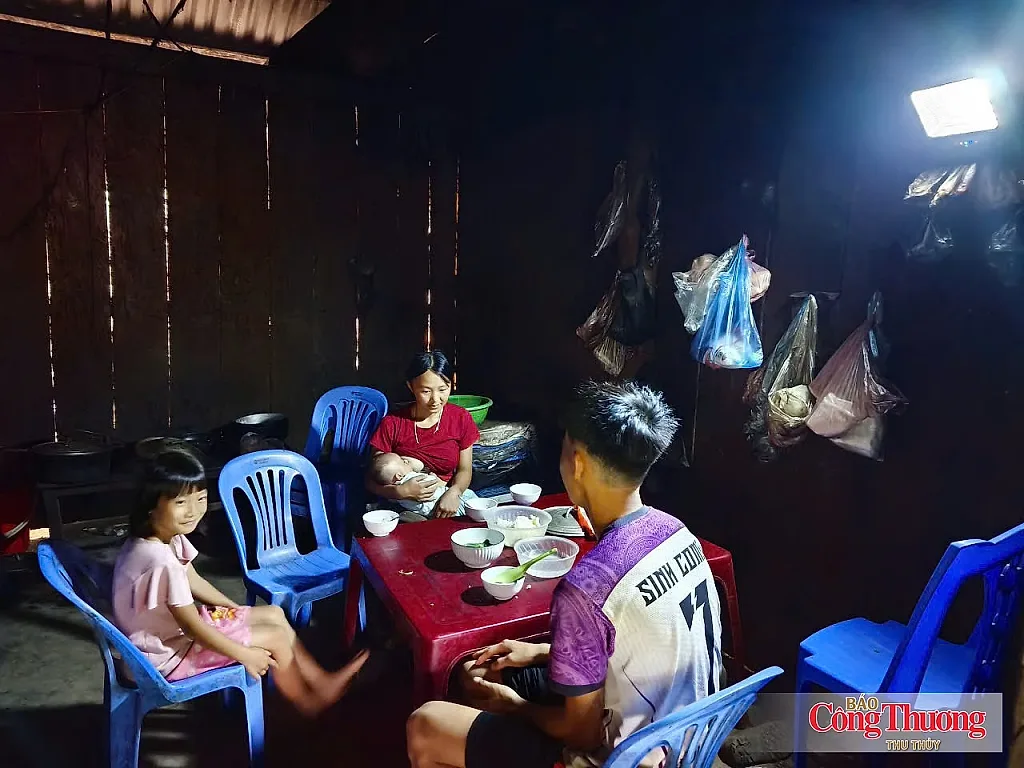 Từ ánh điện mở cơ hội tiếp cận tri thức, thoát nghèo cho bản Huổi Lính