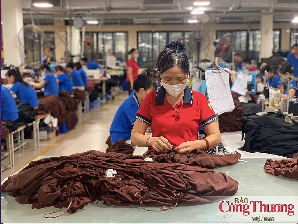 Tận dụng tốt UKVFTA: Dệt may Việt Nam vượt rào cản mới