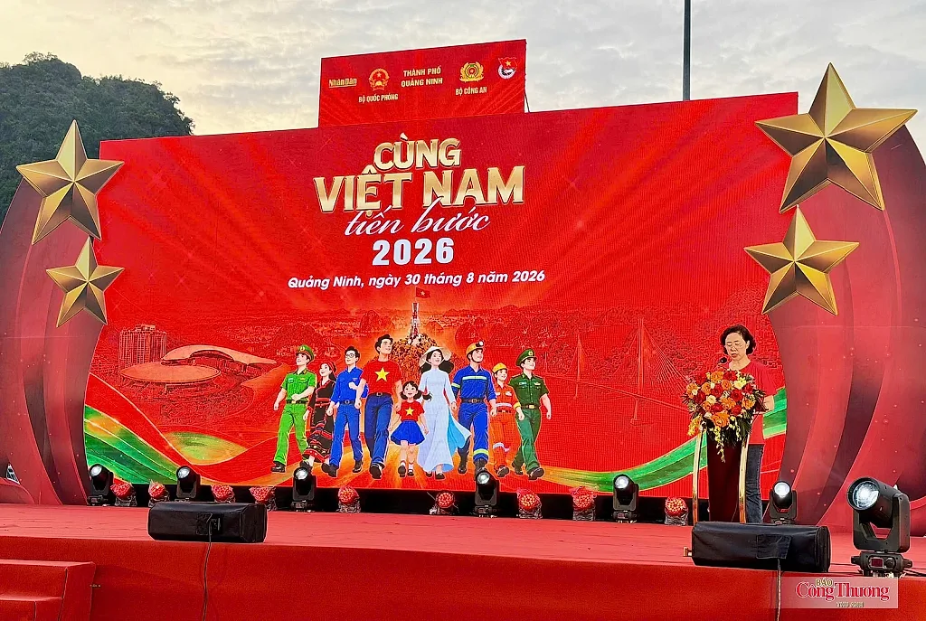 Quảng Ninh: Hơn 31.000 người tham gia chương trình đi bộ 'Cùng Việt Nam tiến bước'