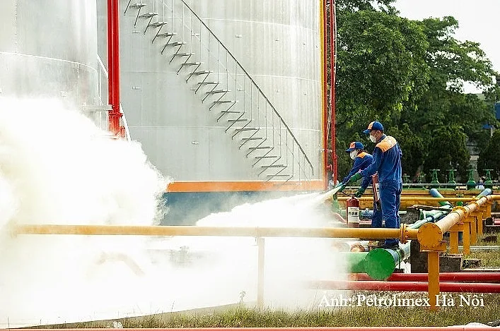 Diễn tập ứng phó sự cố tại Tổng kho Petrolimex Đức Giang