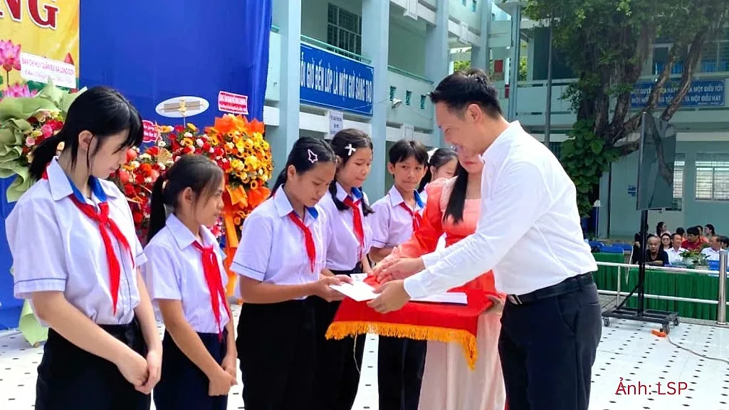 TP. Hồ Chí Minh: Doanh nghiệp tiếp động lực cho học sinh có hoàn cảnh khó khăn