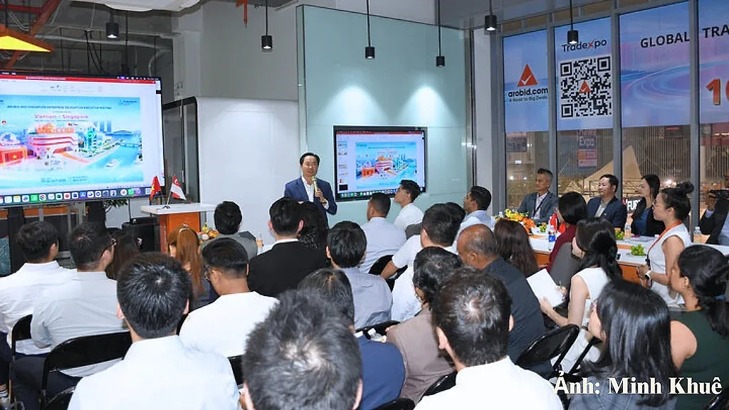 Thương mại điện tử B2B: Xây niềm tin từ dữ liệu và trí tuệ nhân tạo