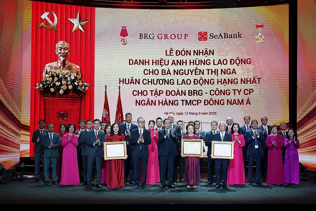 Tập đoàn BRG và SeABank đón nhận nhiều phần thưởng cao quý