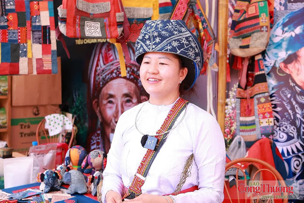 Gỡ điểm nghẽn đầu ra cho nghề dệt lanh Lùng Tám