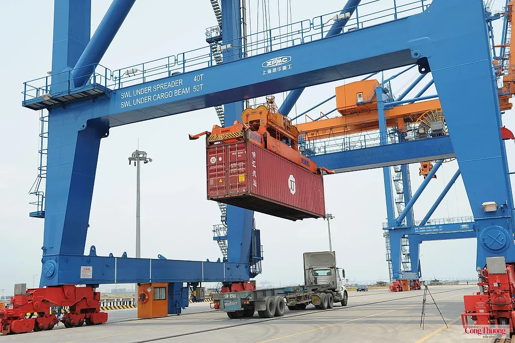 Tháo gỡ ‘nút thắt’ dữ liệu để giảm chi phí logistics cho doanh nghiệp xuất khẩu