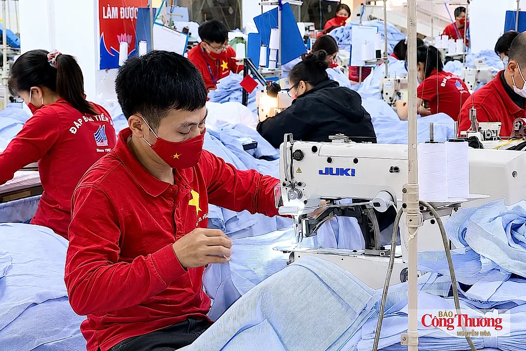 ADB nâng dự báo tăng trưởng GDP của Việt Nam