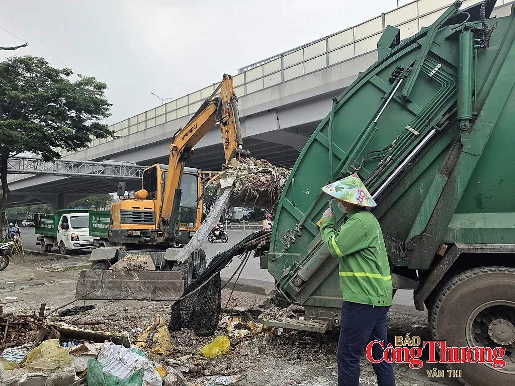Bãi rác tự phát ven đường Phạm Văn Đồng đã được thu gom sạch sẽ