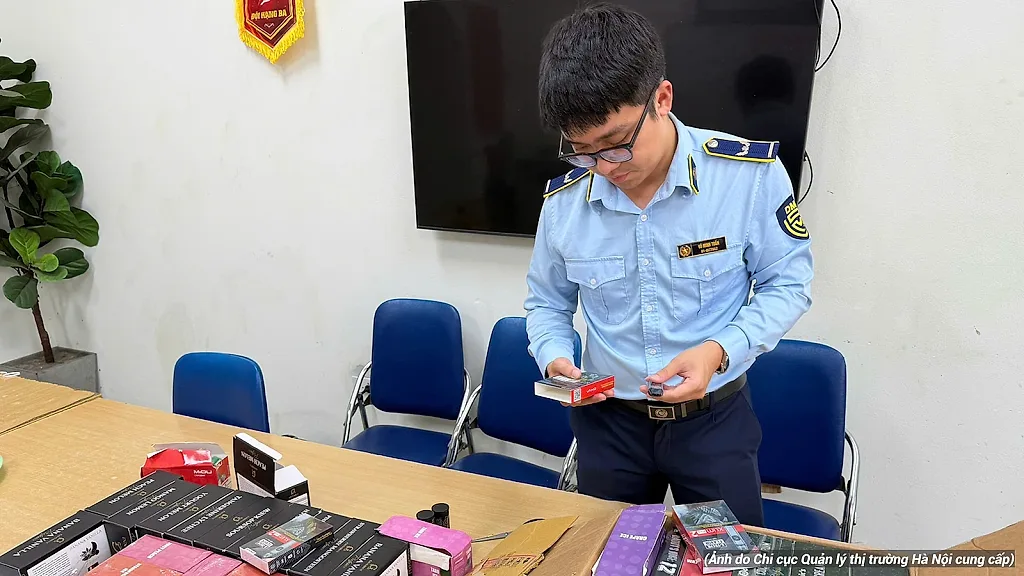 Hà Nội quyết liệt ngăn chặn thuốc lá điện tử qua không gian mạng