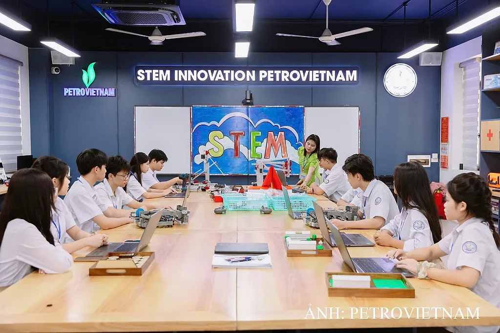 STEM INNOVATION PETROVIETNAM sau một năm triển khai: Đổi mới cách dạy, khơi mở cách học