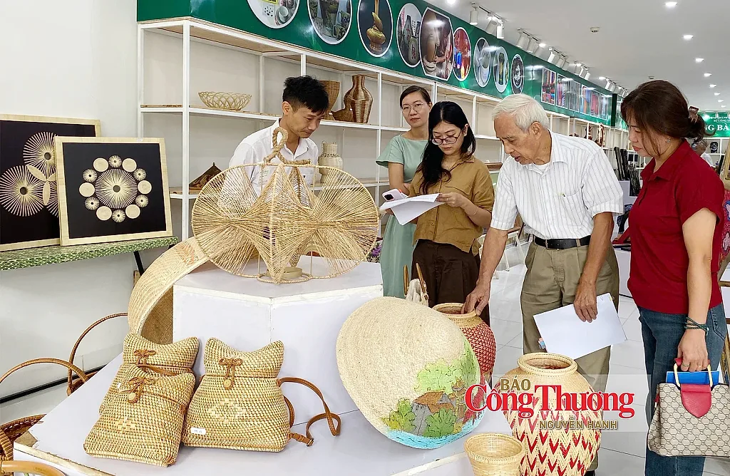 Hà Nội chấm điểm 397 sản phẩm thiết kế thủ công mỹ nghệ mới