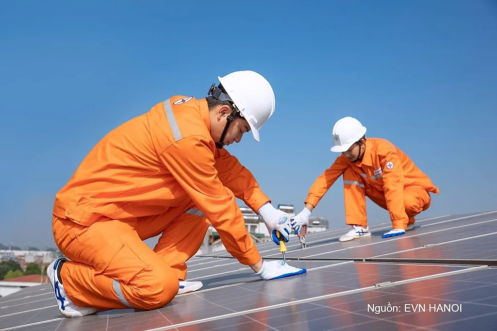 EVNHANOI khuyến khích phát triển điện mặt trời mái nhà, tiết kiệm chi phí điện