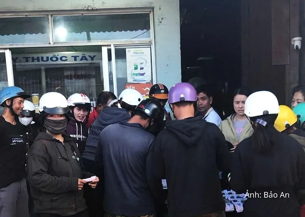 Đắk Lắk: Khách hàng chen chân mua vé số sau tin trúng hơn 4 tỷ đồng