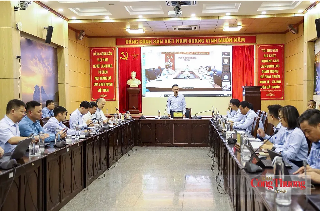 Thứ trưởng Nguyễn Việt Sơn làm việc với Cục Địa chất và Khoáng sản Việt Nam