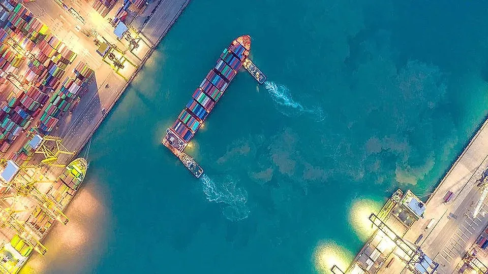 AMRO nâng dự báo tăng trưởng Việt Nam, cảnh báo rủi ro từ áp lực lạm phát
