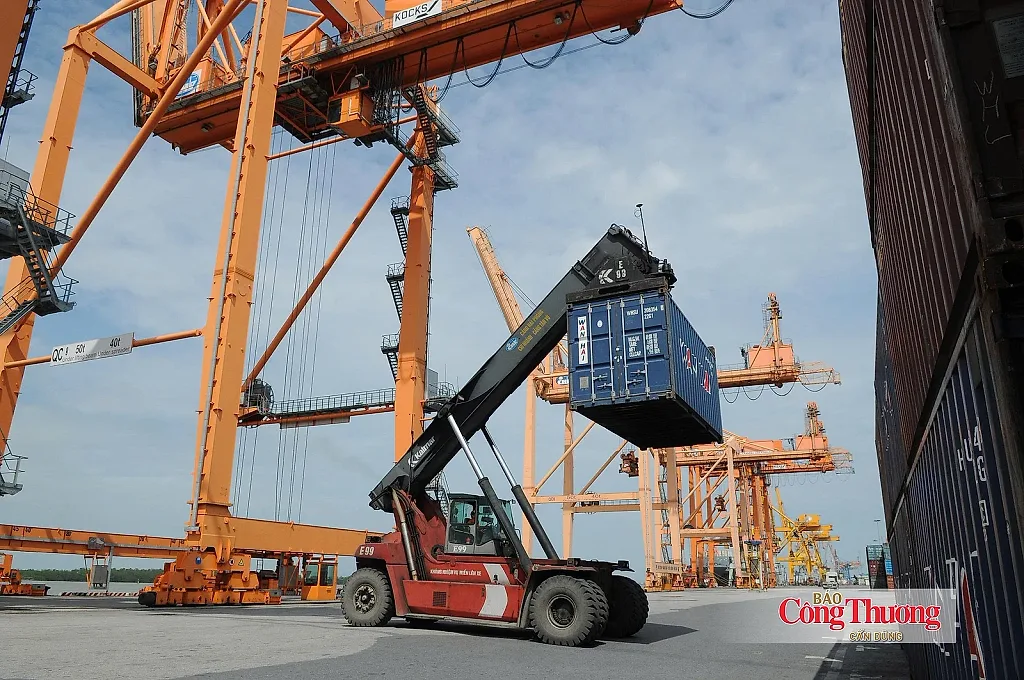 Phát triển dịch vụ logistics, tạo đòn bẩy cho xuất nhập khẩu đến năm 2030