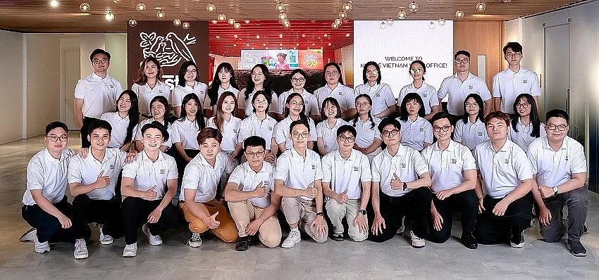 Nestlé mỗi năm đều trao hàng trăm cơ hội việc làm đến các bạn sinh viên thông qua các chương trình tuyển chọn Quản trị viên tập sự và Thực tập sinh Nesternship