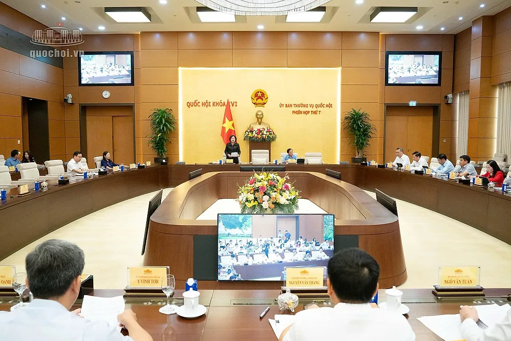 Ủy ban Thường vụ Quốc hội: Làm rõ tính khả thi của mục tiêu tăng trưởng 2 con số