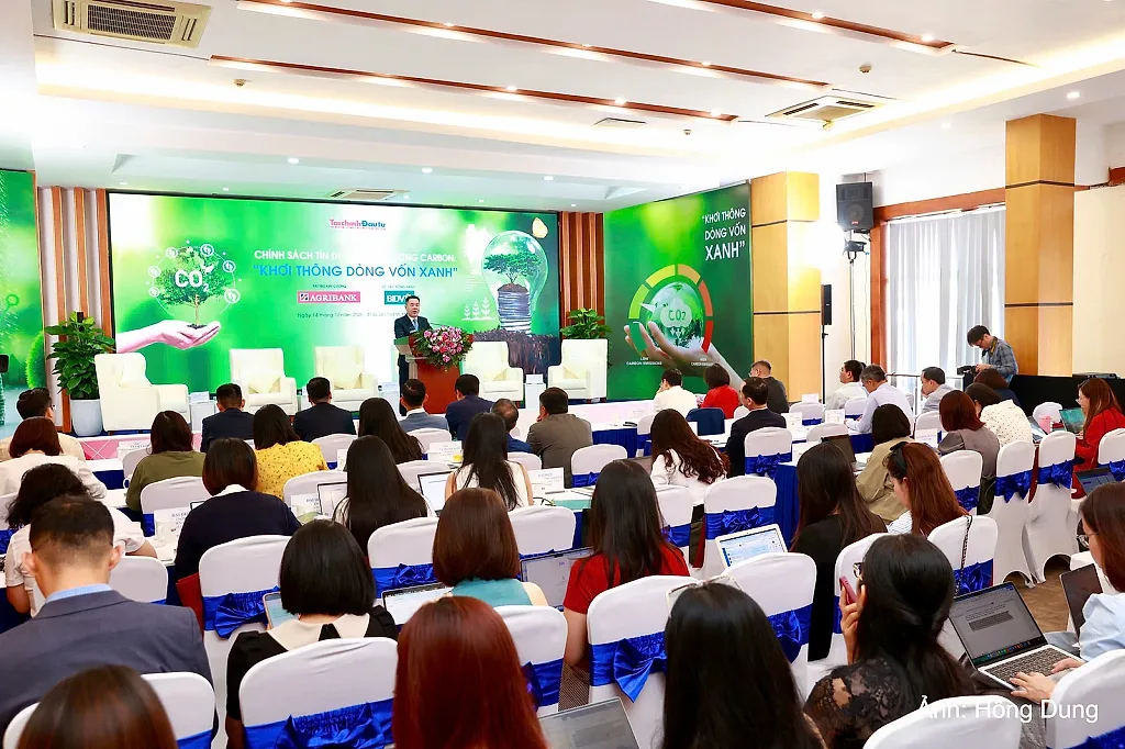 Khơi thông dòng vốn xanh từ tín dụng và thị trường carbon