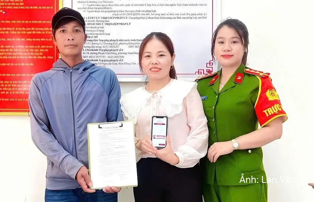 Nữ giáo viên 2 lần trình báo, trả số tiền lớn chuyển nhầm vào tài khoản