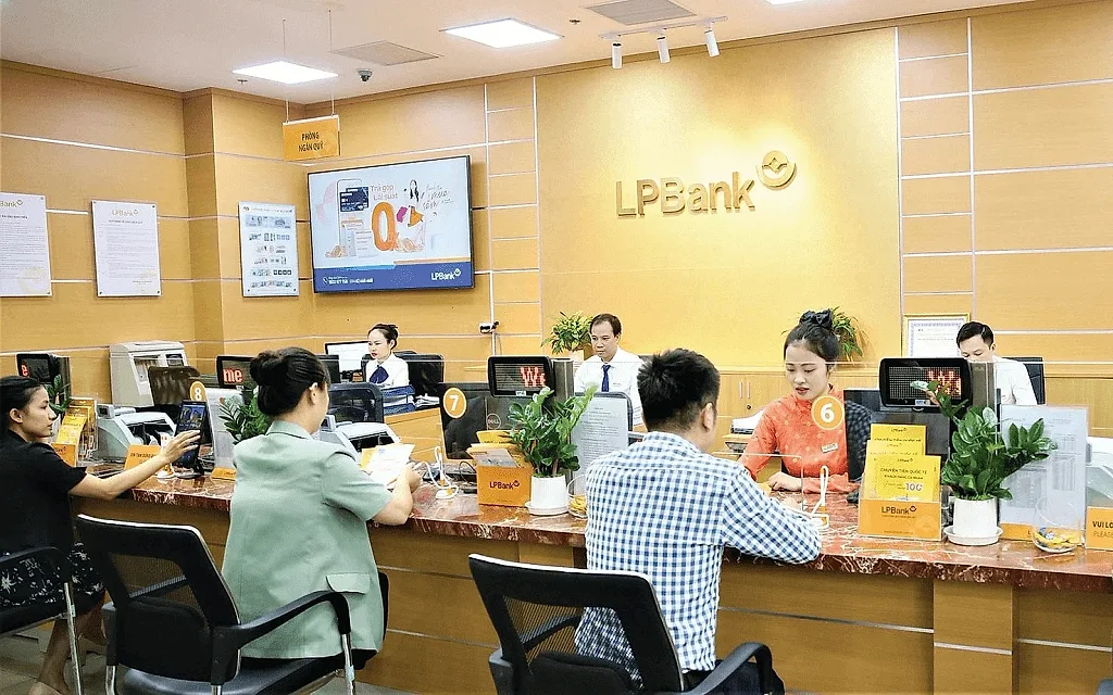 Tài sản LPBank tiệm cận mốc 700.000 tỷ đồng, dư nợ cho vay khách hàng tăng gần 23% sau 9 tháng
