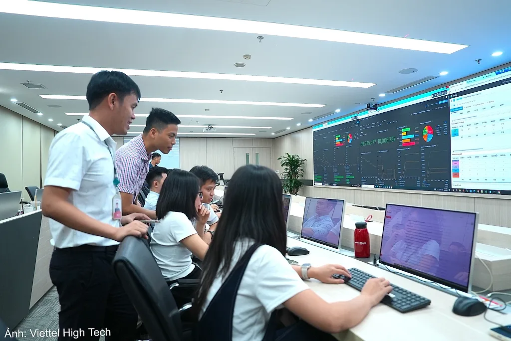 Hệ thống tính cước cho 100 triệu thuê bao của Việt Nam được vinh danh tại Dubai