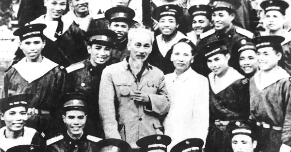 Cán bộ, chiến sĩ Hải quân nhớ Bác!