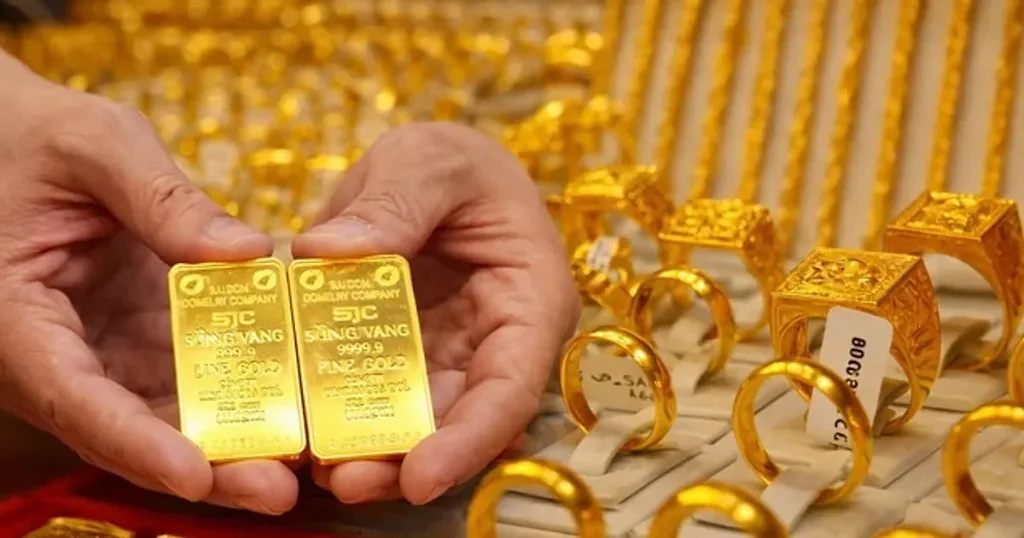 Giá vàng nhẫn hôm nay 20/5: Đồng loạt lao dốc, người mua tiếp tục “đứng ngồi không yên”